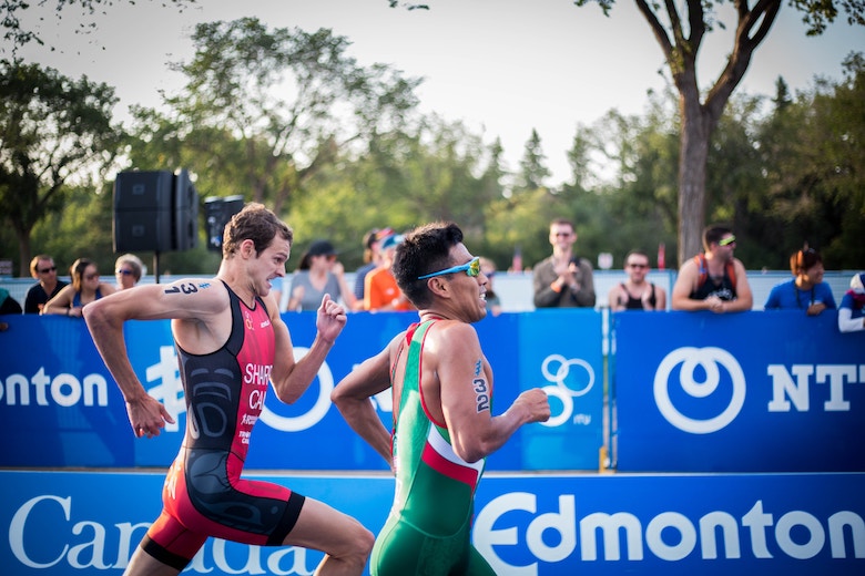guys racing signifying the domain controller competition